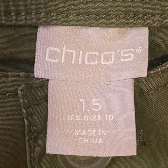 CHICO’S Convertible Poplin Cargo Crops size1.5 = M/10 - Picture 4 of 17